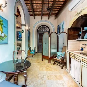 Charming Retreat In Old Apartment San Juan